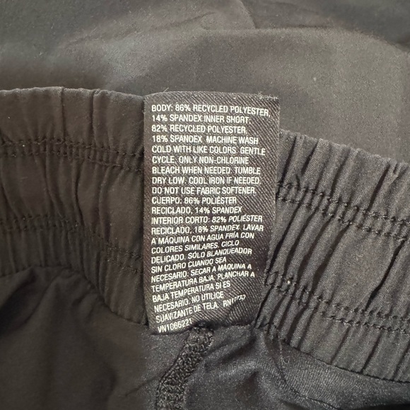 Women’s all in motion black athletic skort skirt with shorts Size Small - Picture 4 of 4